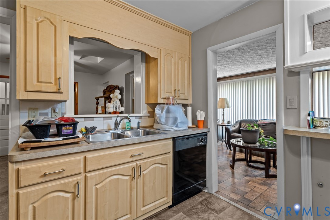 1635 Forest Glen Rd