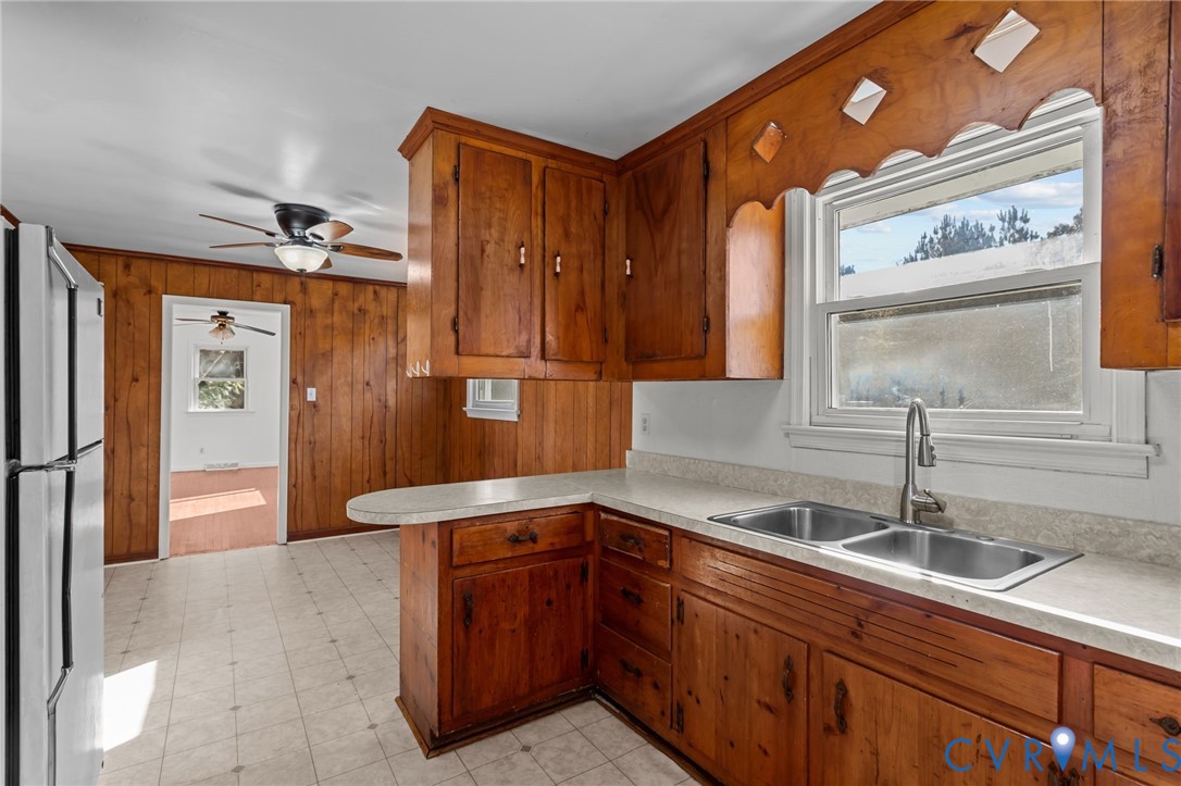 321 Morris Ln