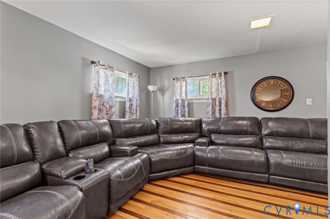 4910 Greenleigh Rd