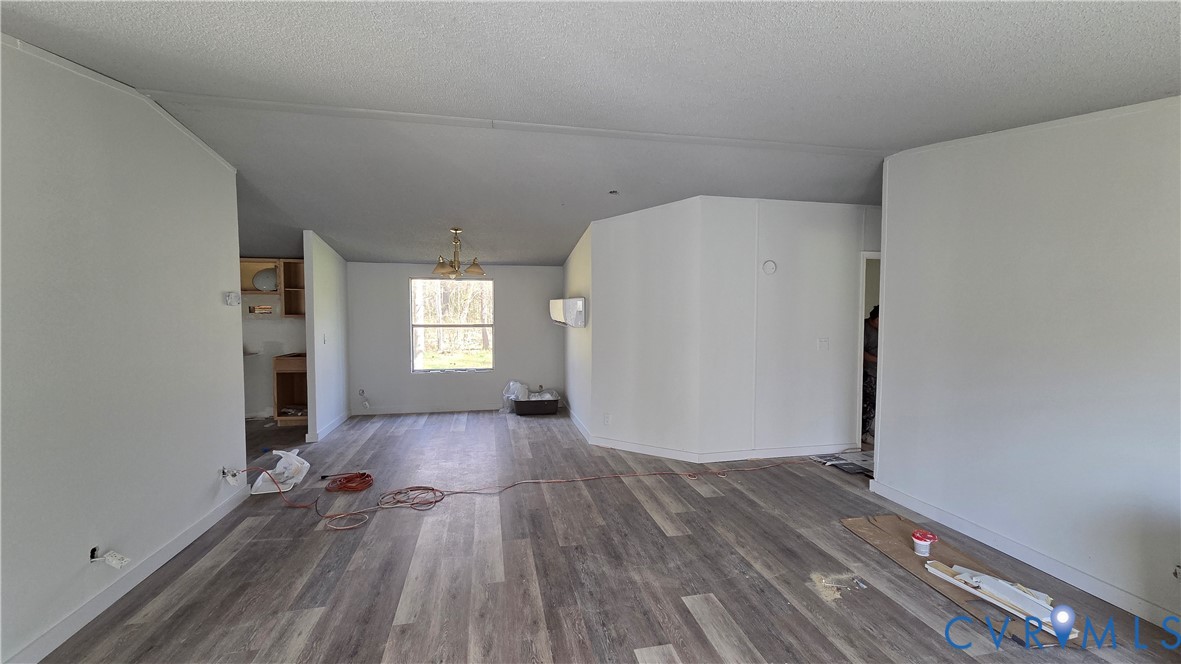 349 Morris Ln