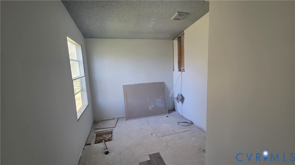 349 Morris Ln