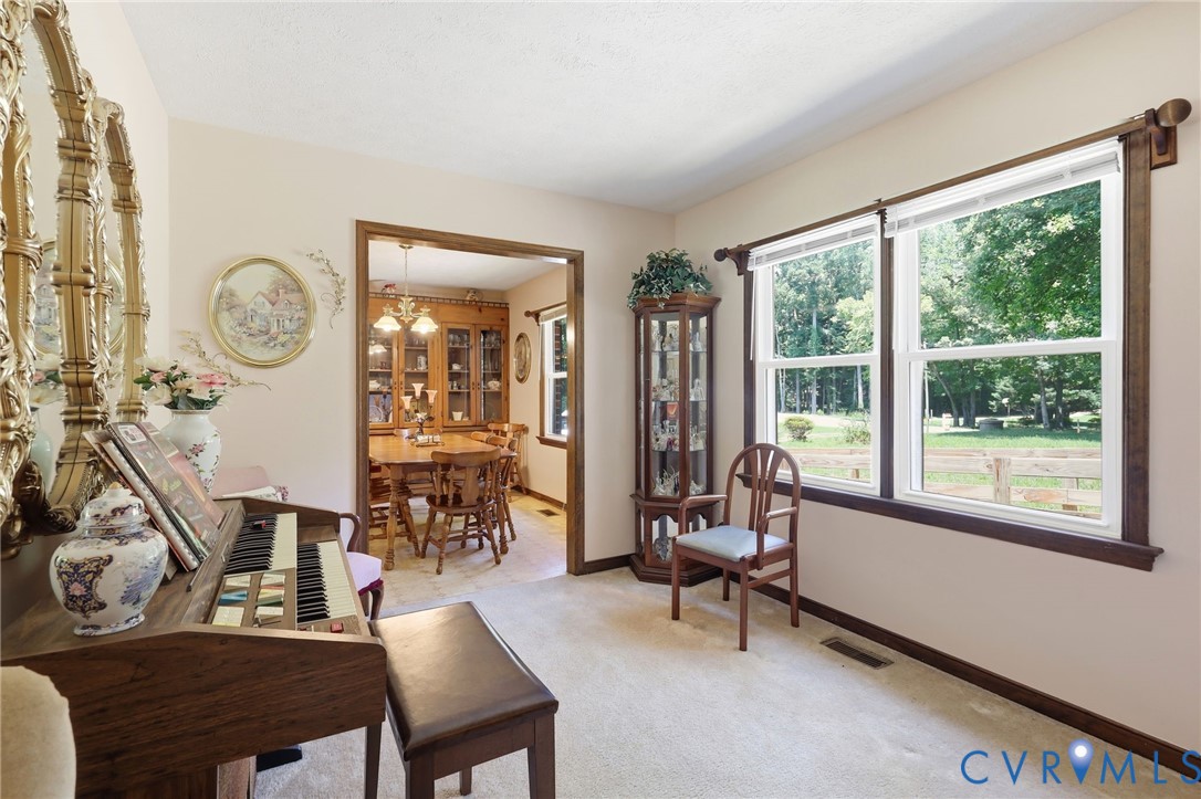 10111 Tunstall Rd