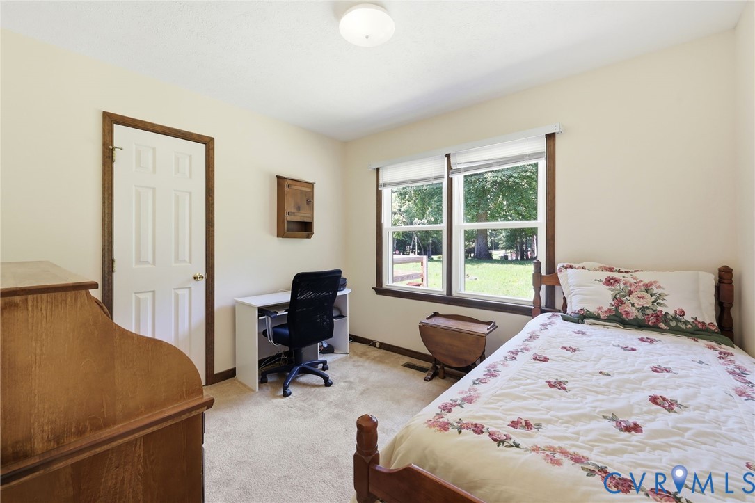 10111 Tunstall Rd