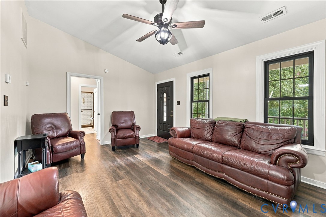 133 Ford Rd