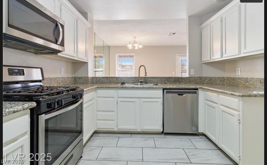 8653 Freeport Lane