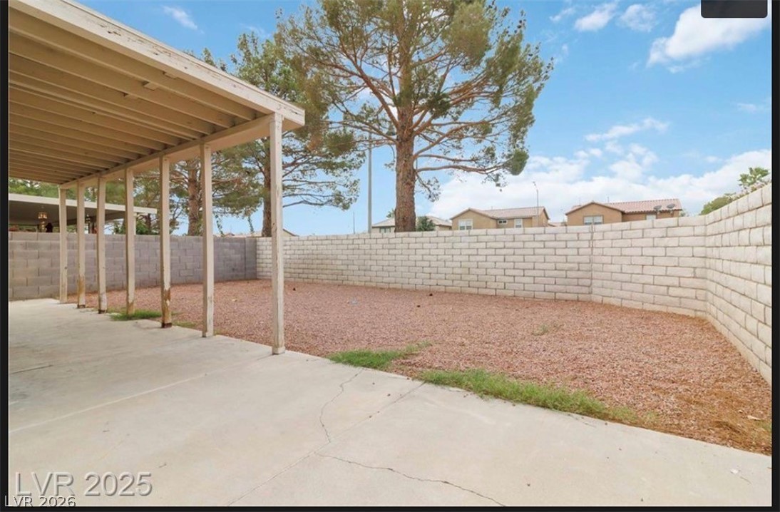 8653 Freeport Lane