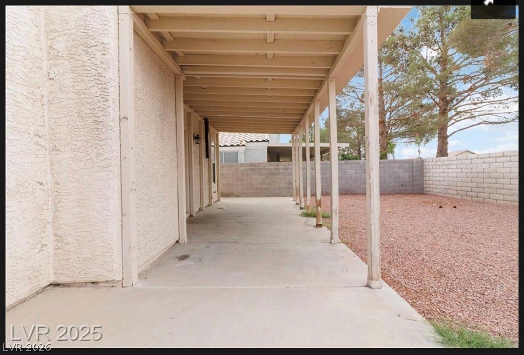 8653 Freeport Lane