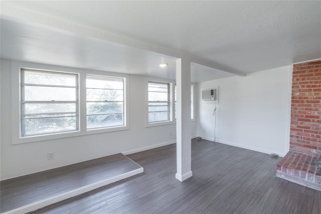 617 W Silver Meadow Drive