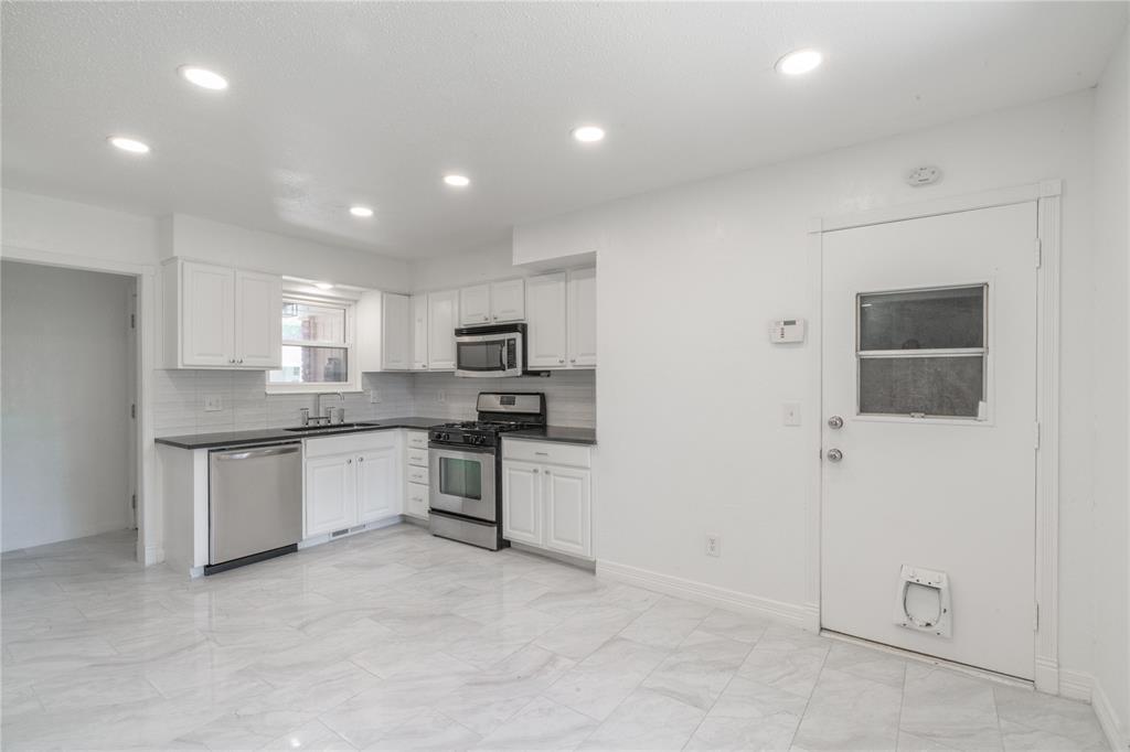 617 W Silver Meadow Drive