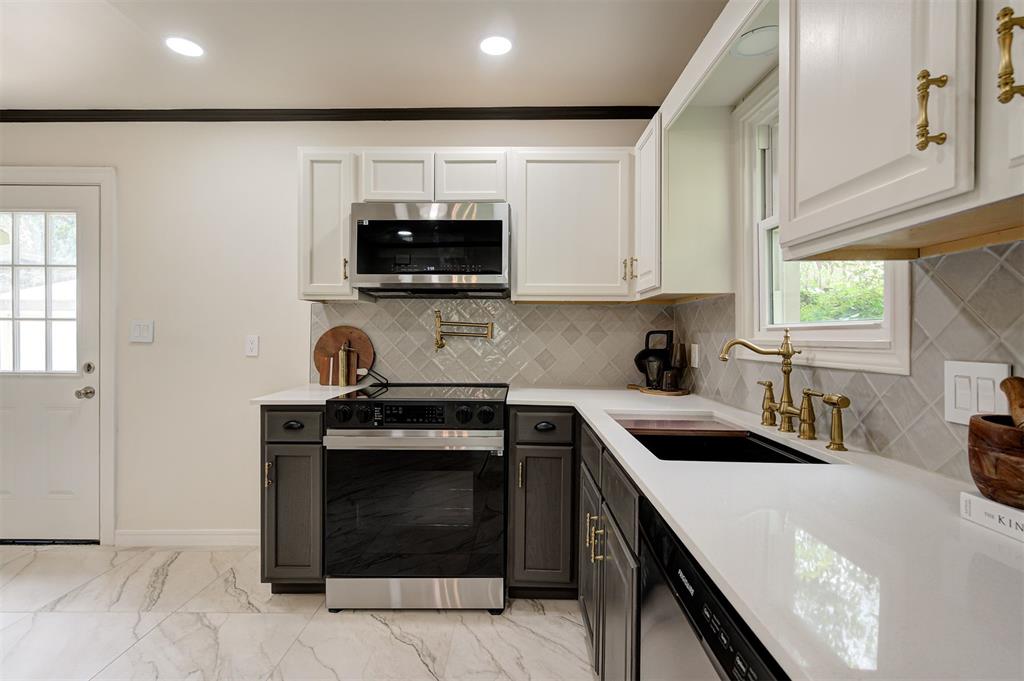 1415 N Drexel Boulevard