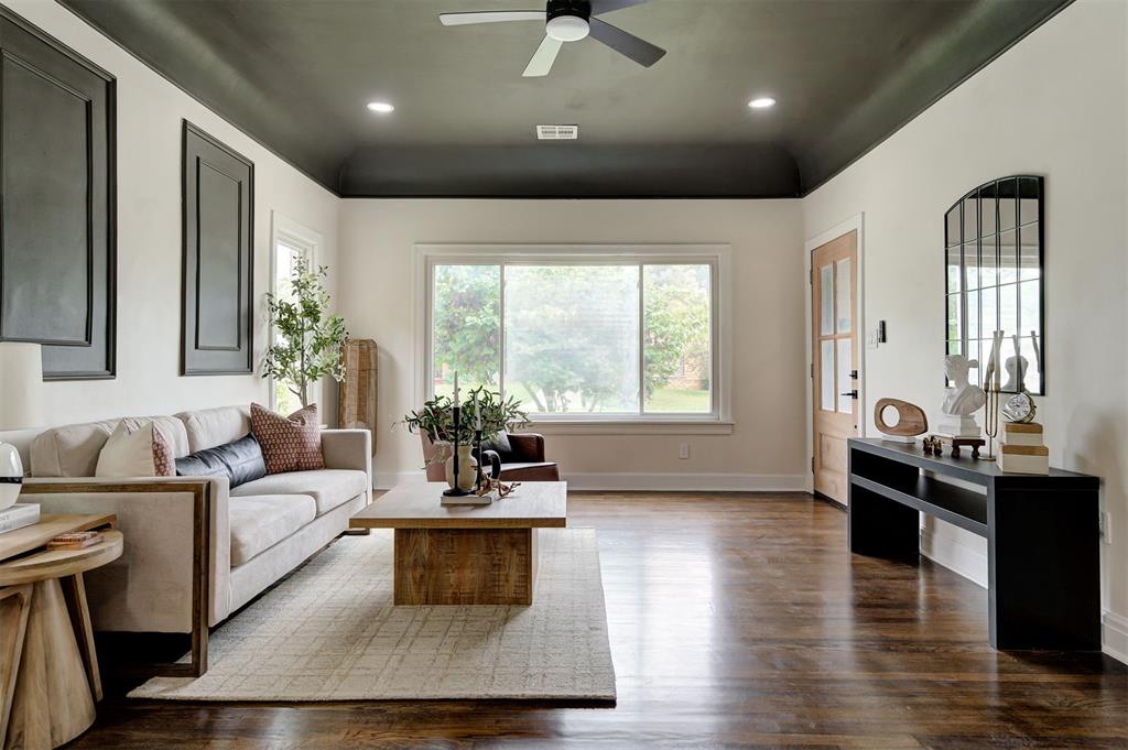 1415 N Drexel Boulevard