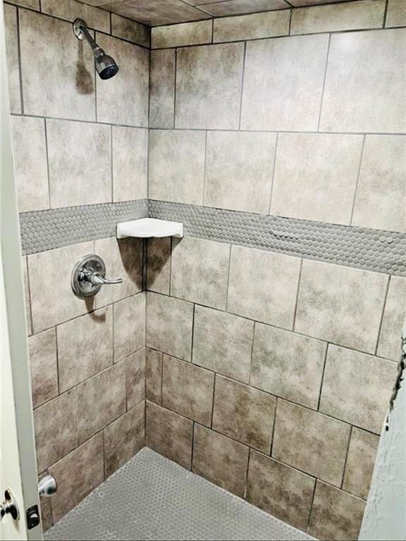 11717 N Francis Avenue