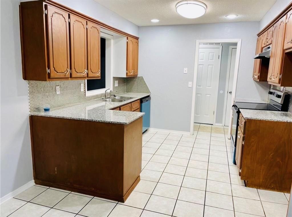 11717 N Francis Avenue