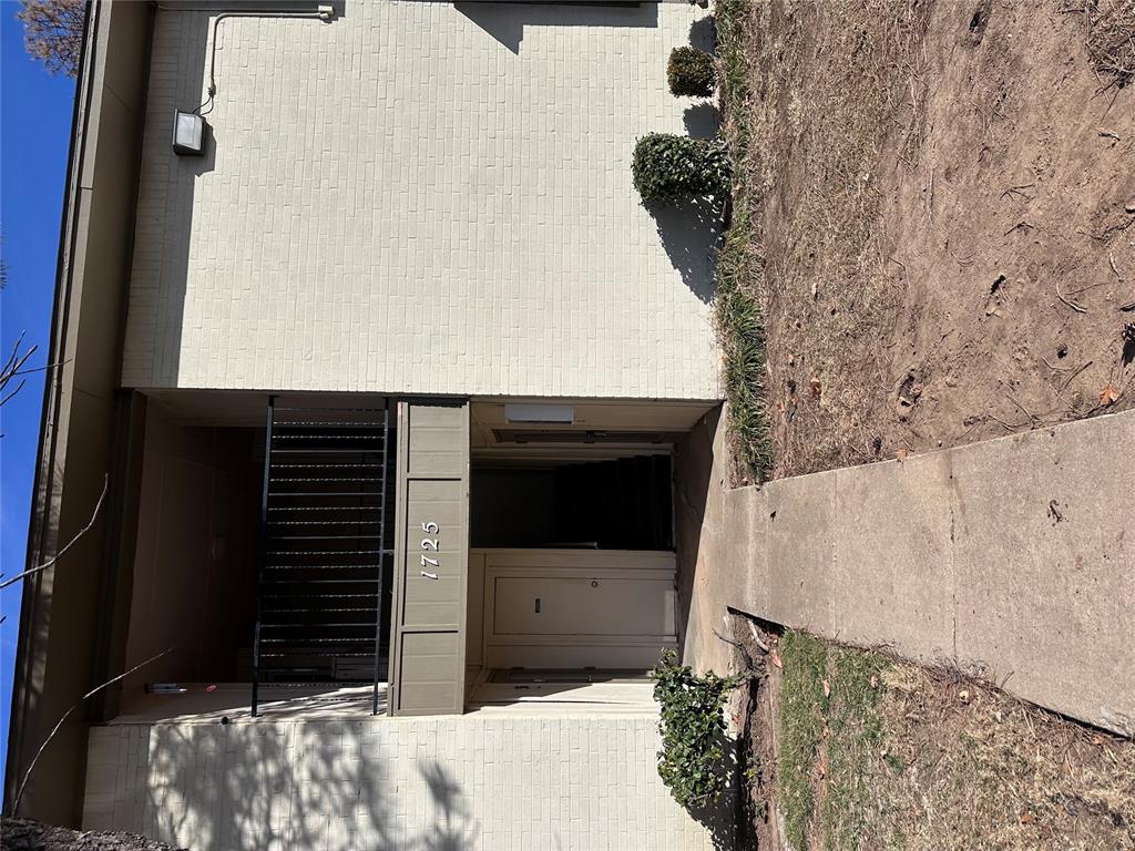 1725 E Lindsey Street Unit: 1