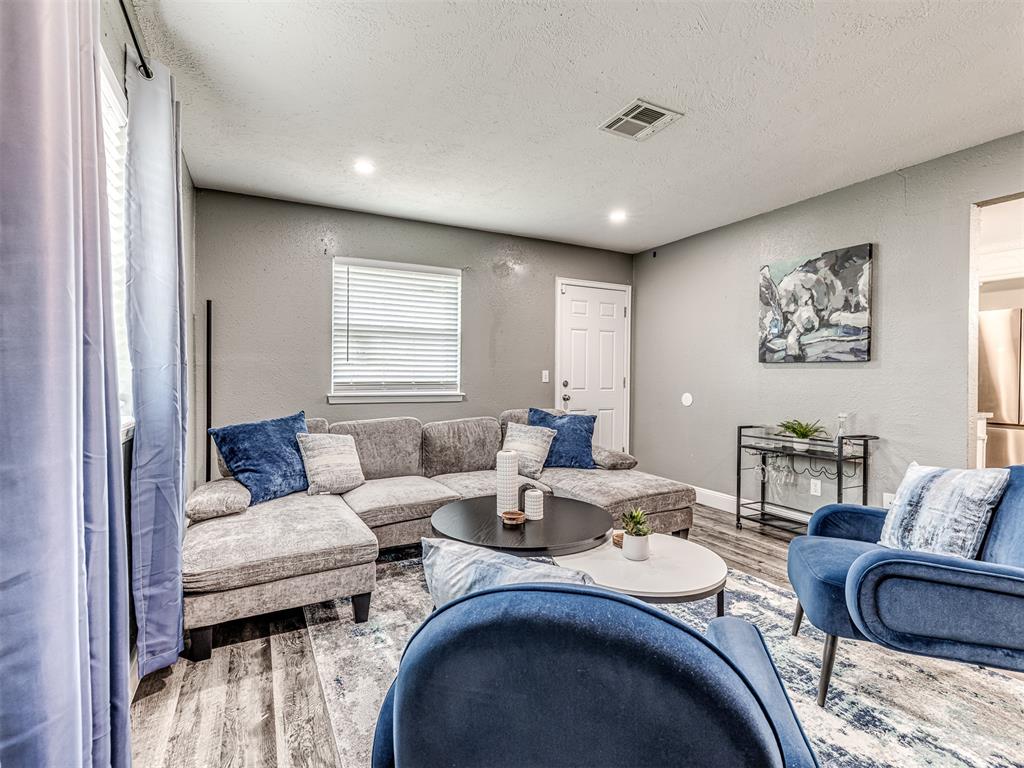 10005 Waverly Avenue