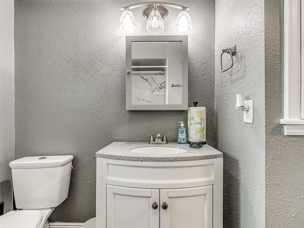 10005 Waverly Avenue