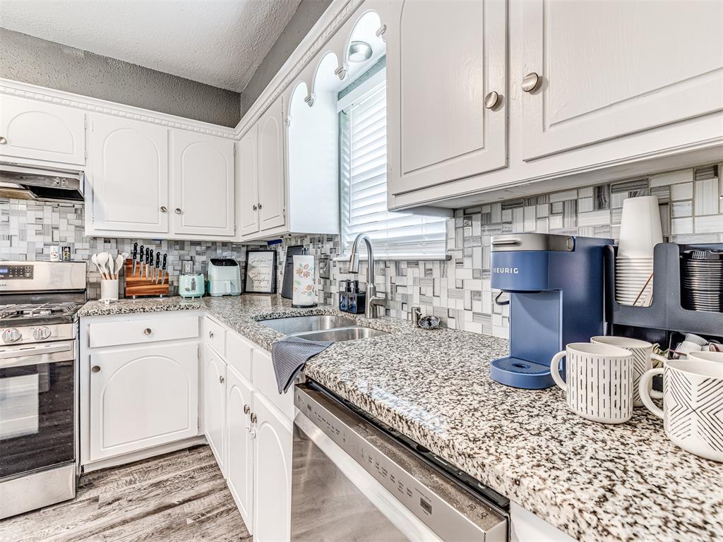 10005 Waverly Avenue