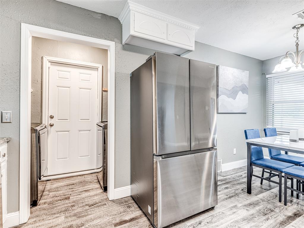 10005 Waverly Avenue