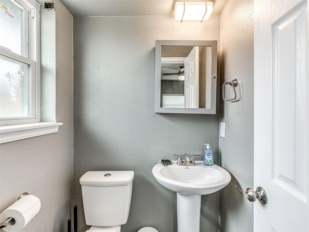 10005 Waverly Avenue