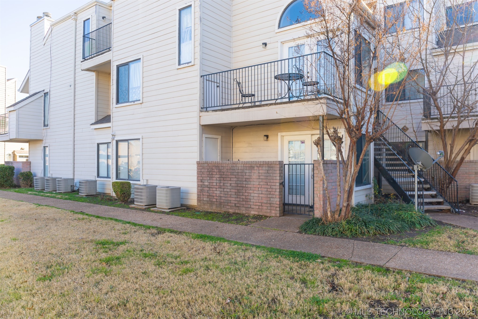 1904 E 66th Place 114