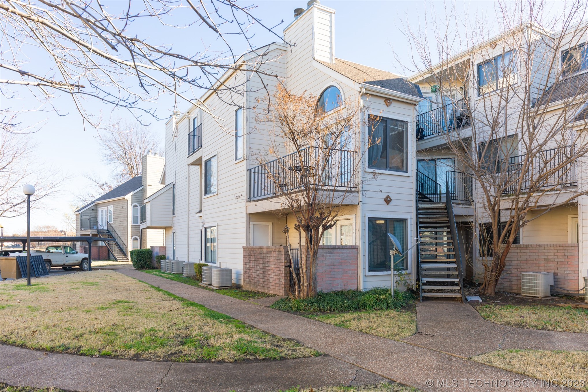 1904 E 66th Place 114