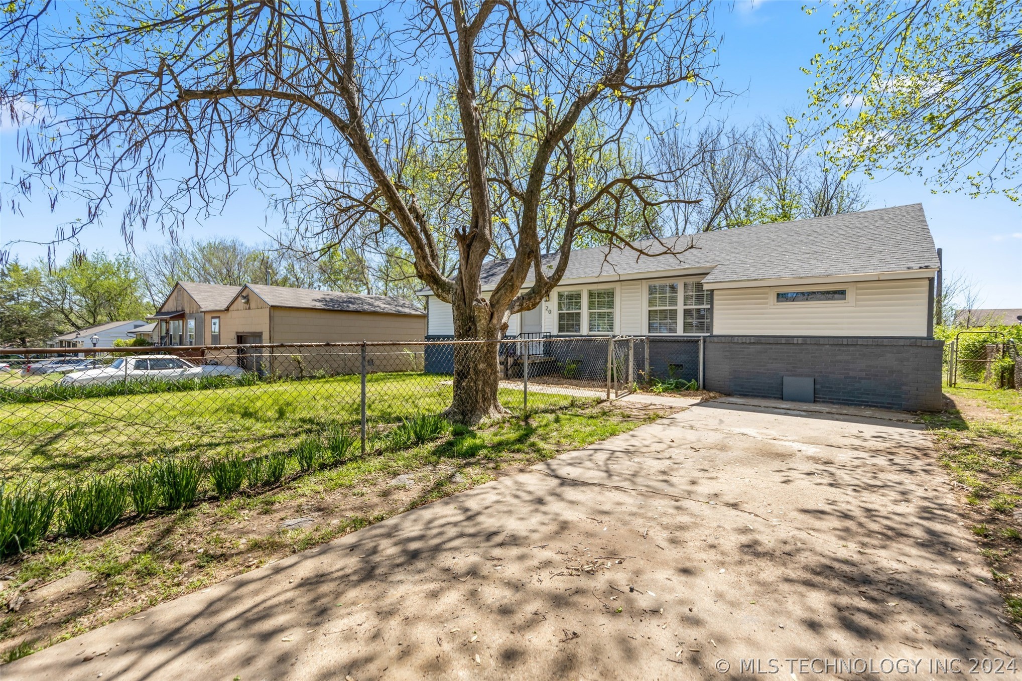 20 W 50th Street N