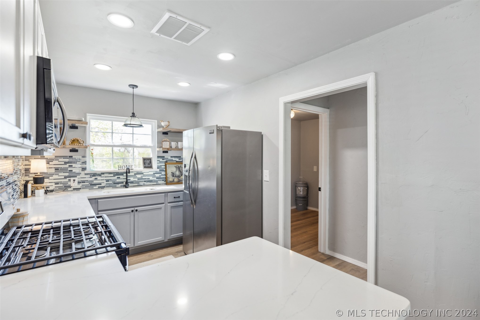 20 W 50th Street N