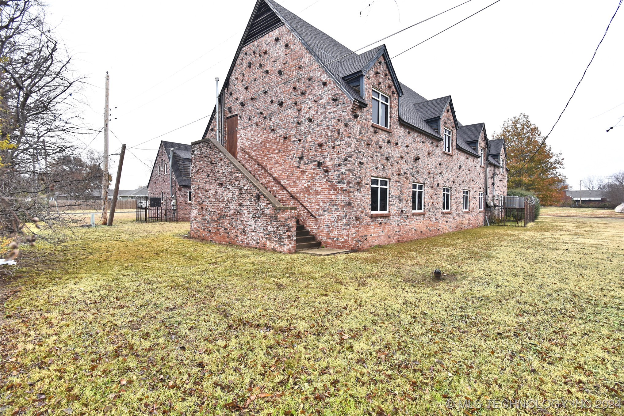 2330 N Quaker Avenue