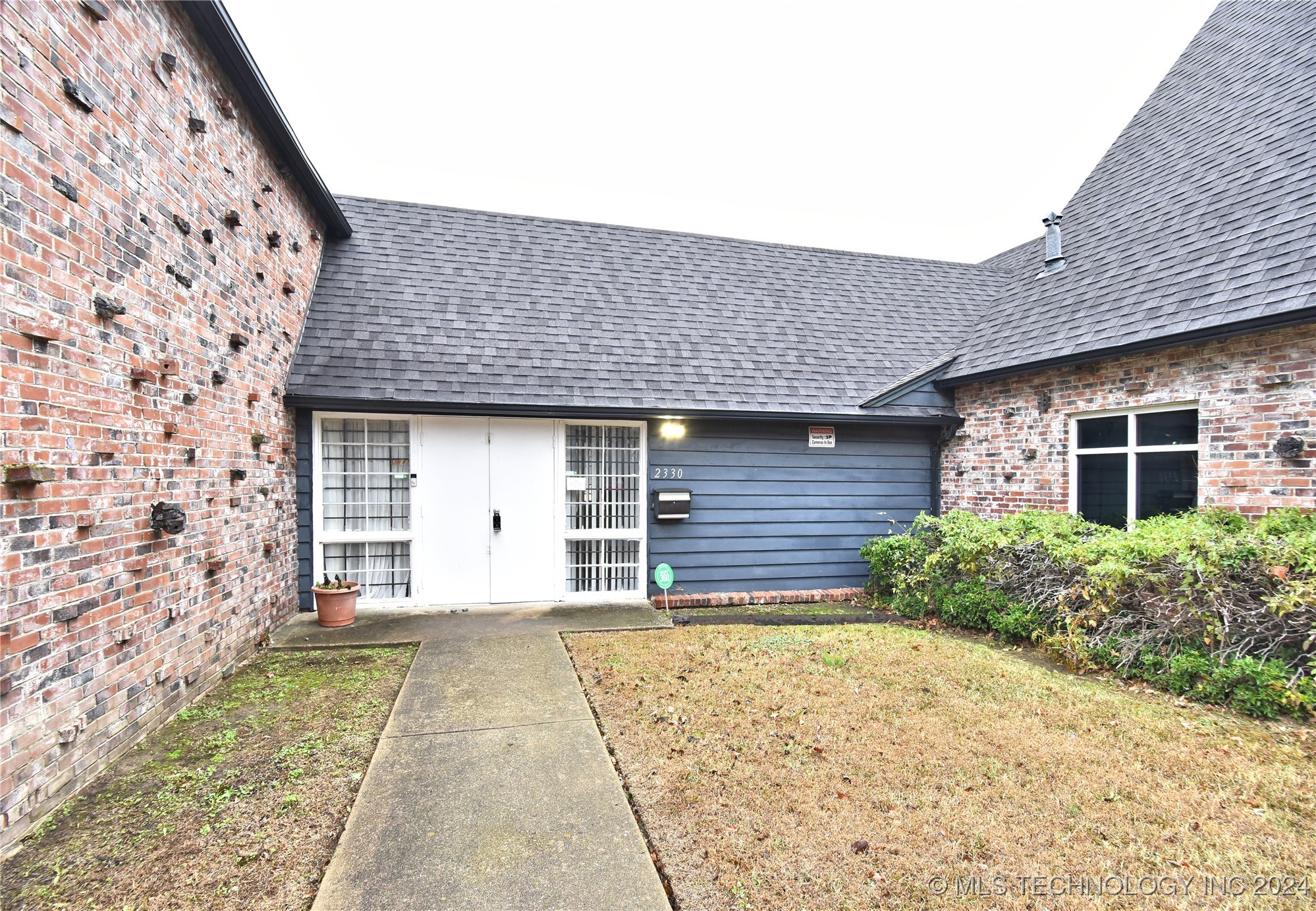 2330 N Quaker Avenue