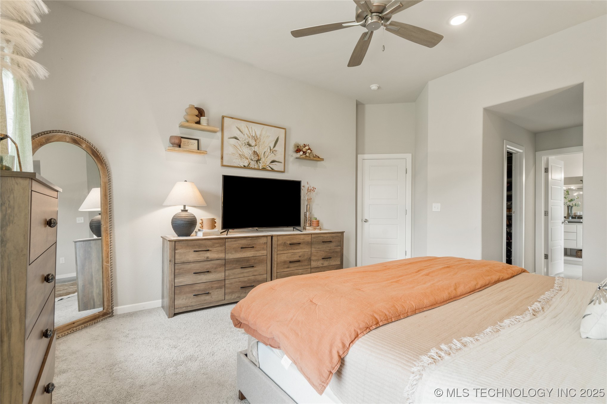 4904 E Galveston Place S