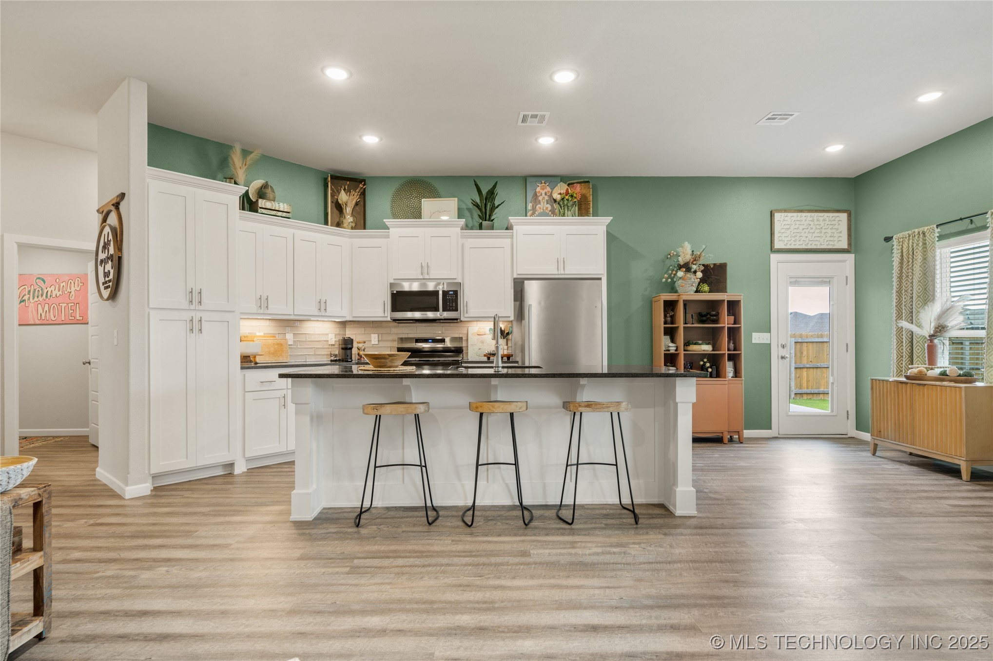 4904 E Galveston Place S