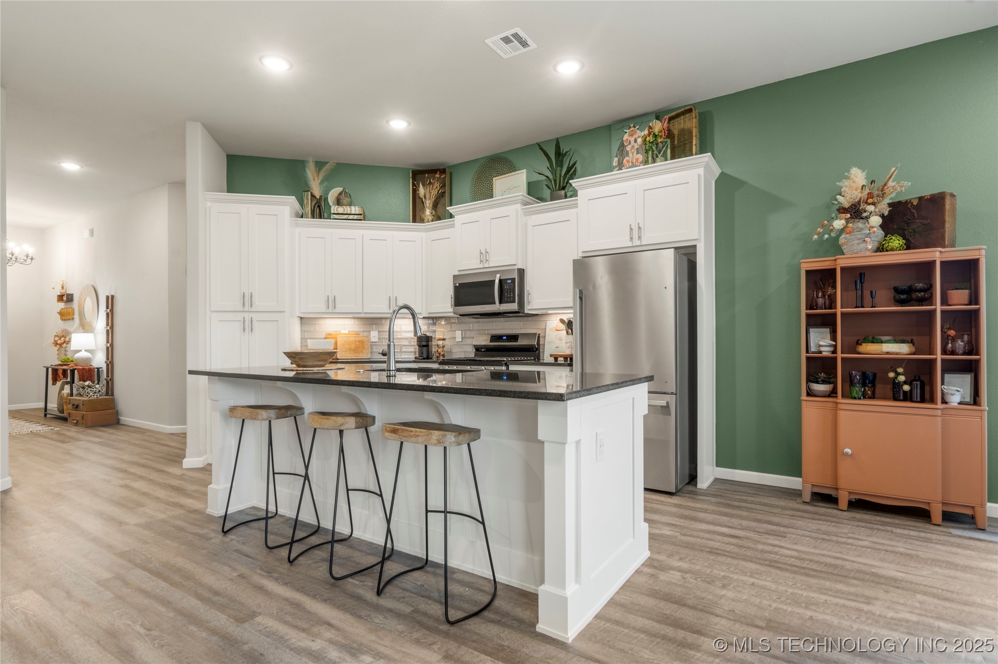 4904 E Galveston Place S