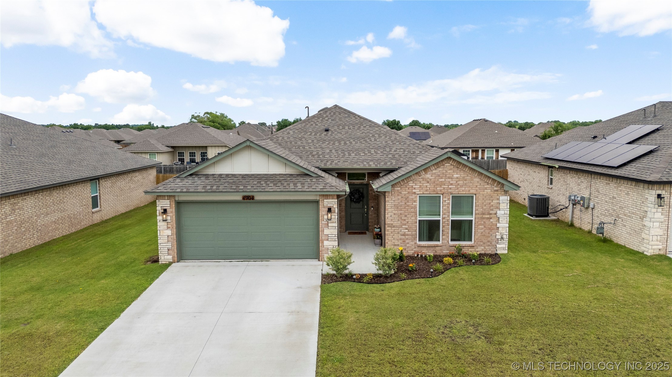 4904 E Galveston Place S