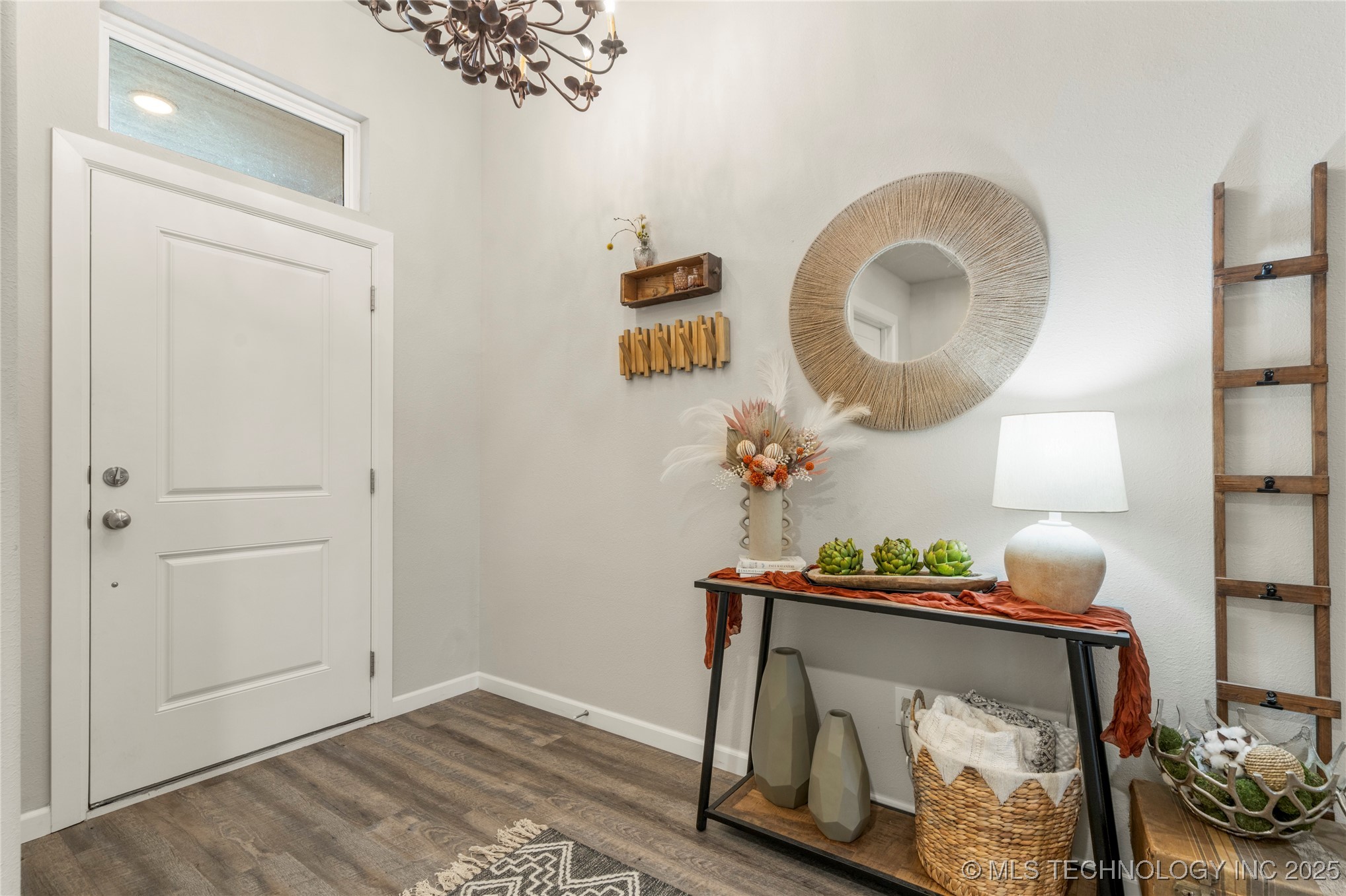 4904 E Galveston Place S