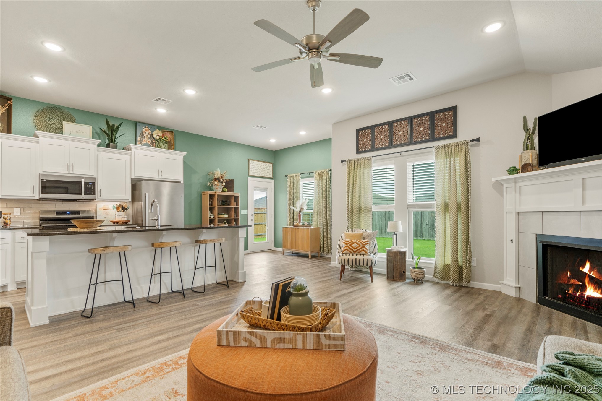 4904 E Galveston Place S