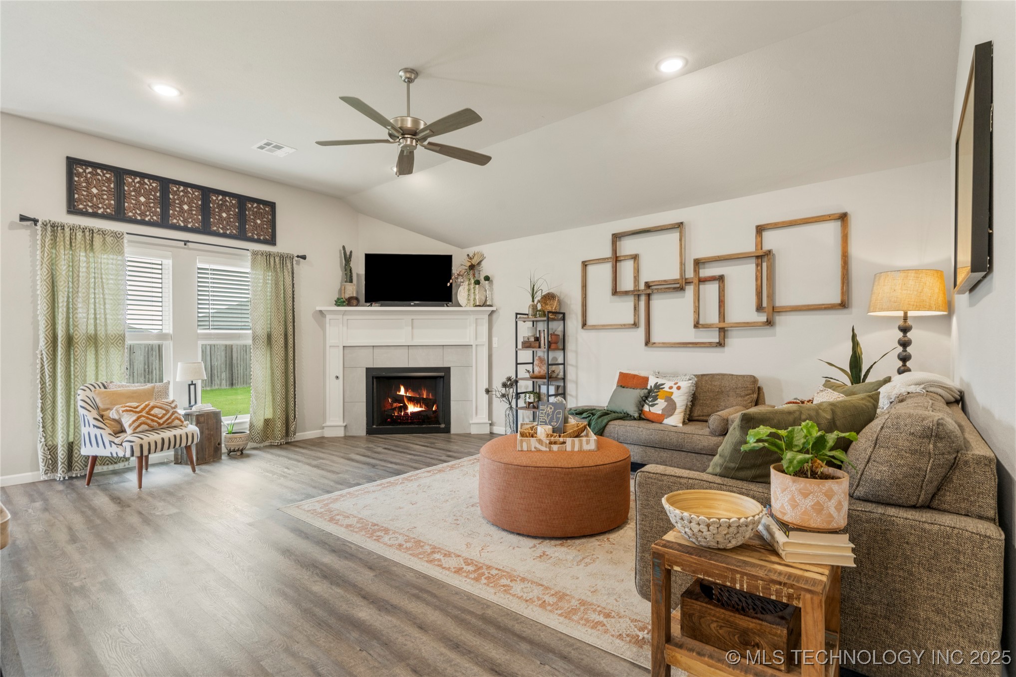 4904 E Galveston Place S