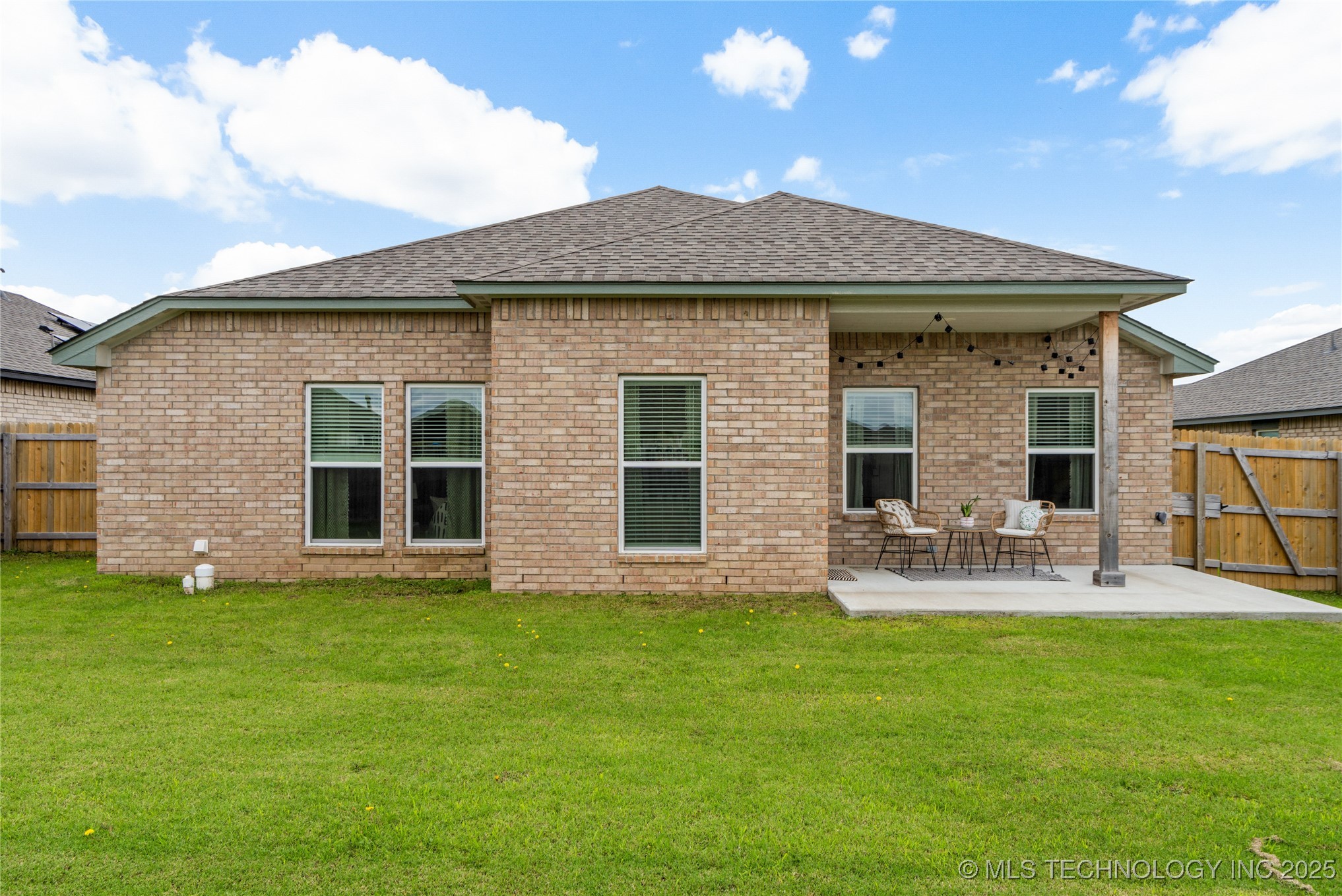 4904 E Galveston Place S