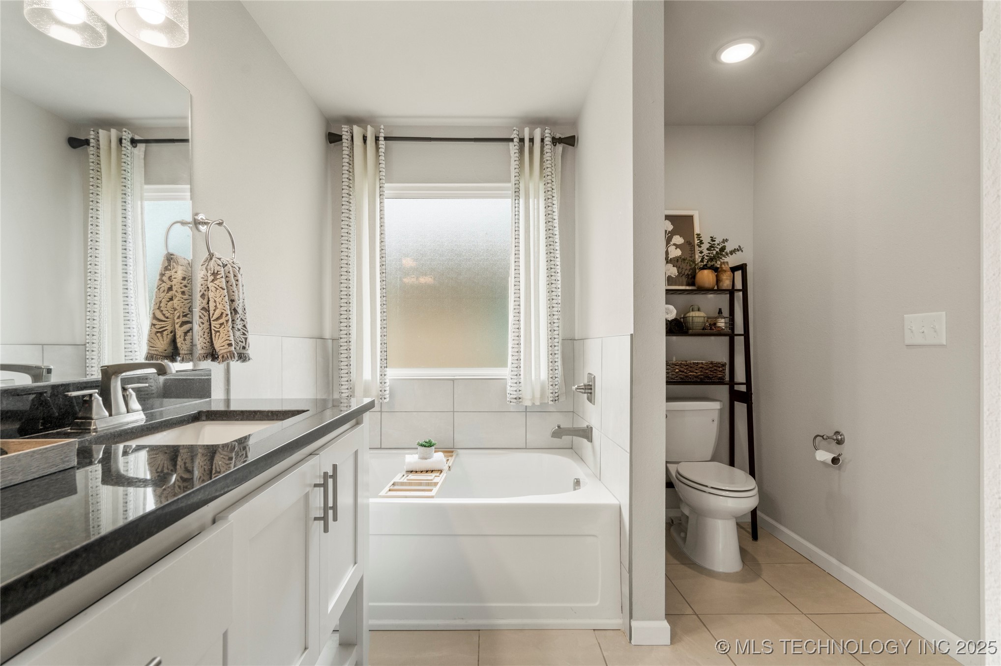 4904 E Galveston Place S