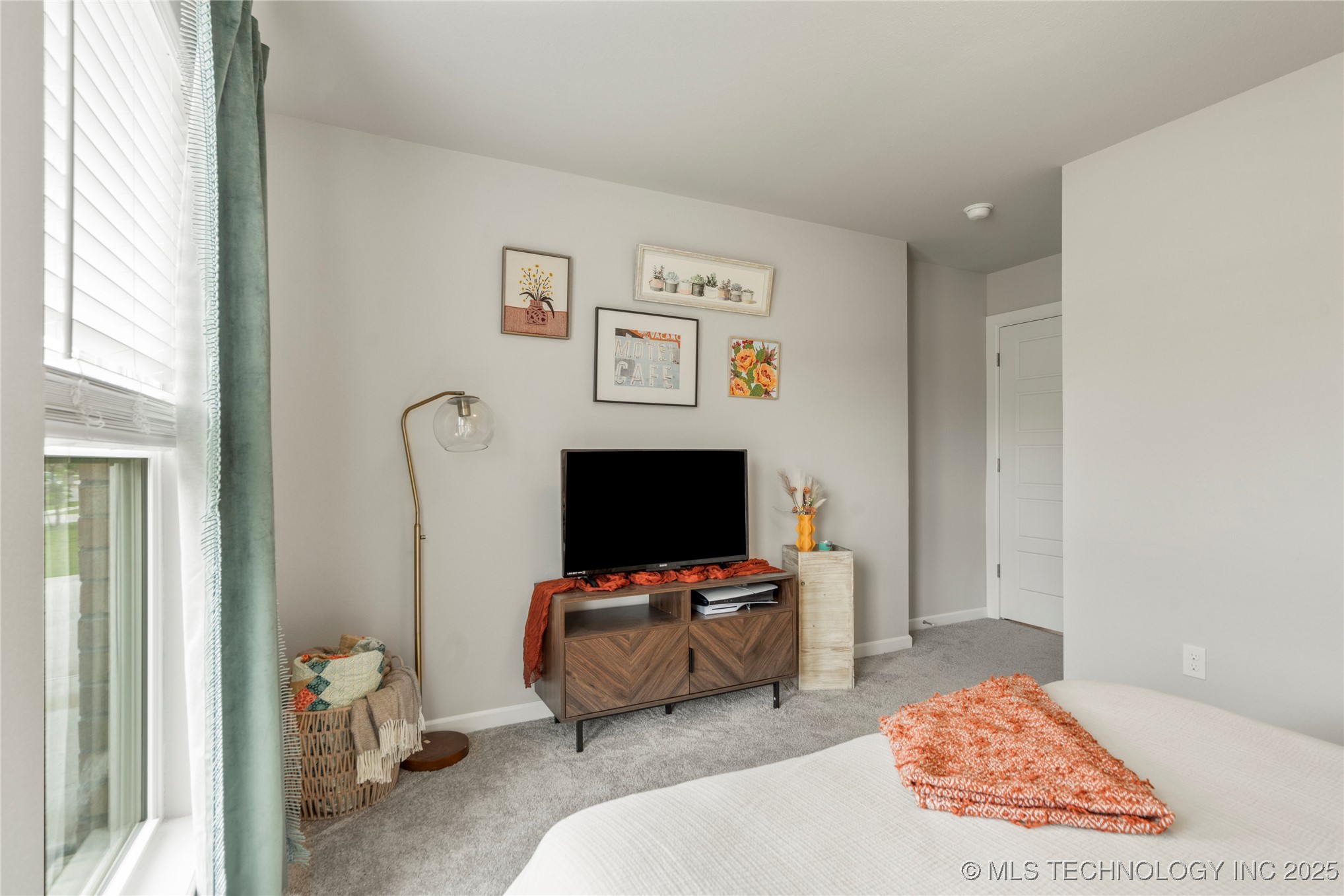 4904 E Galveston Place S