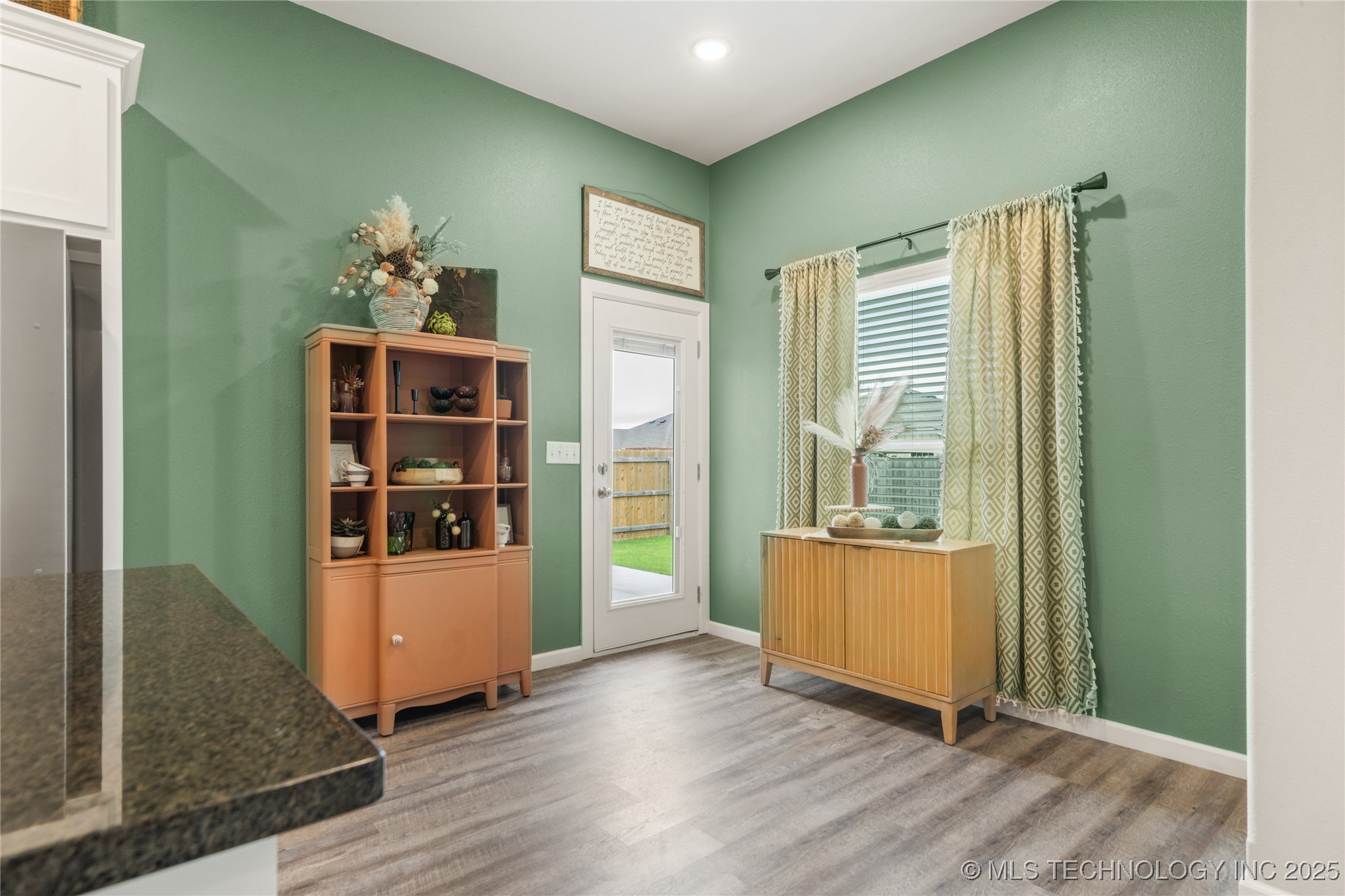 4904 E Galveston Place S