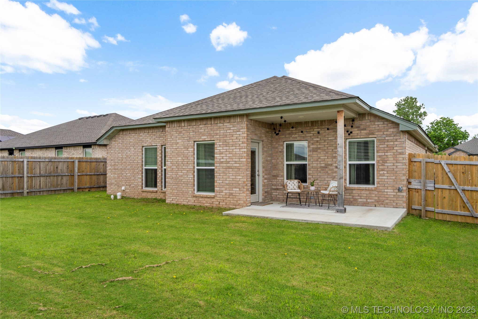 4904 E Galveston Place S