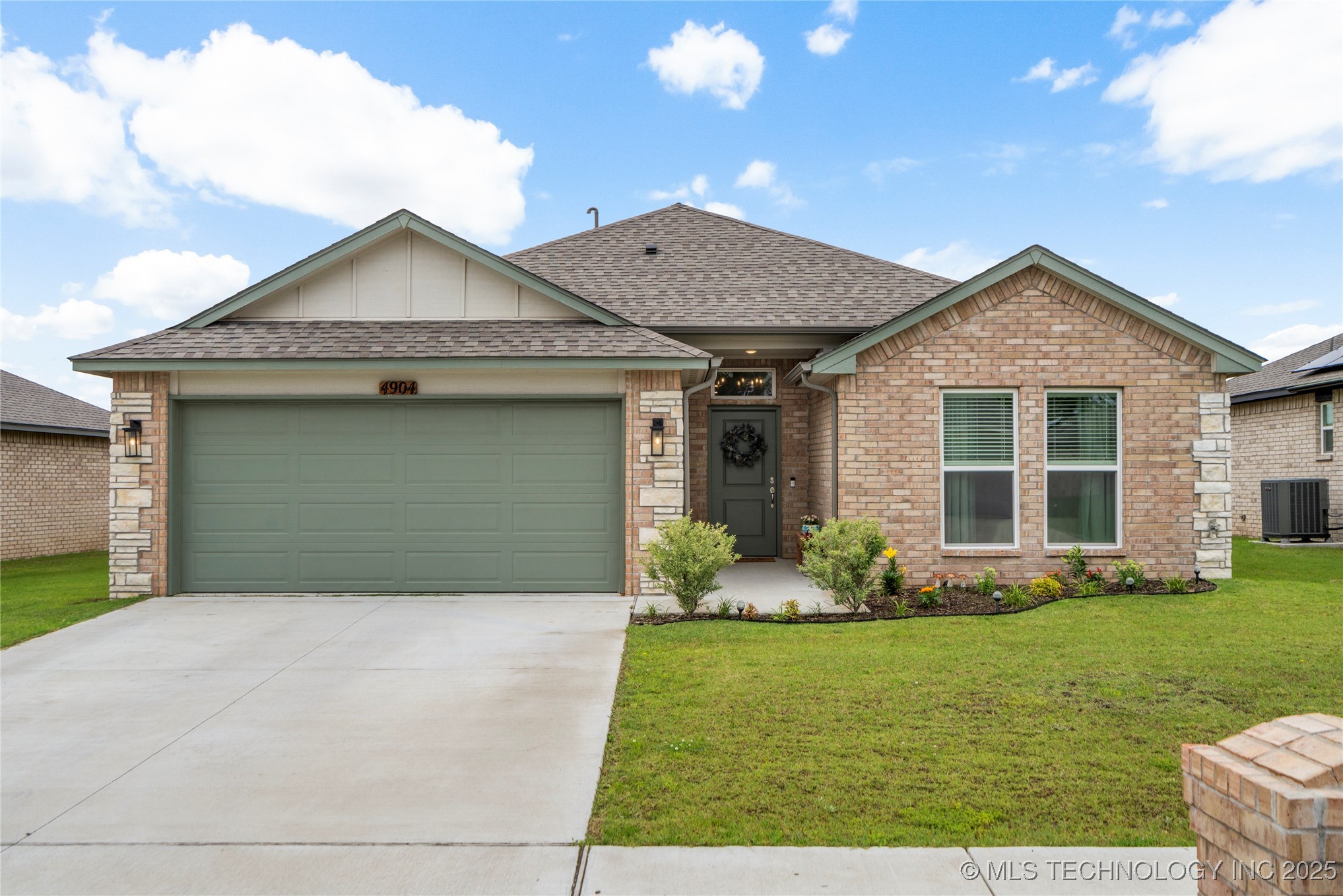 4904 E Galveston Place S