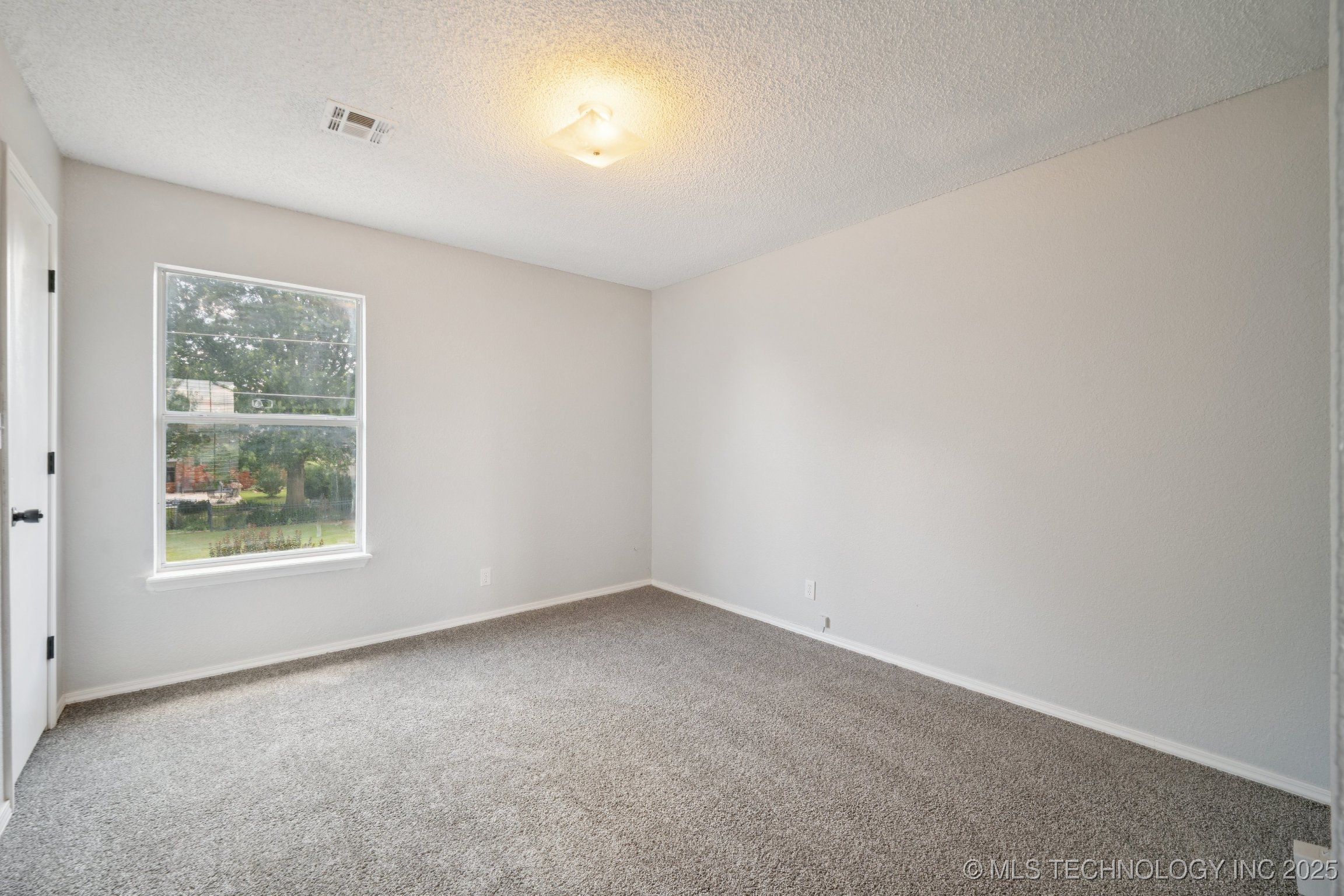 6603 S 107th Avenue E