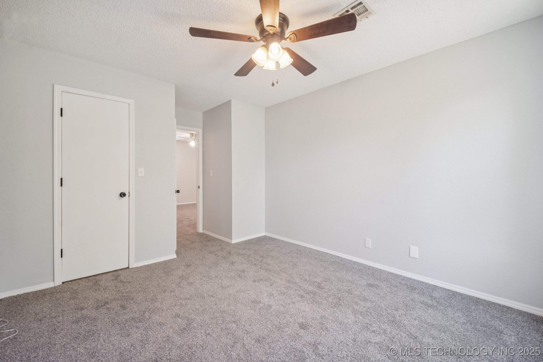 6603 S 107th Avenue E