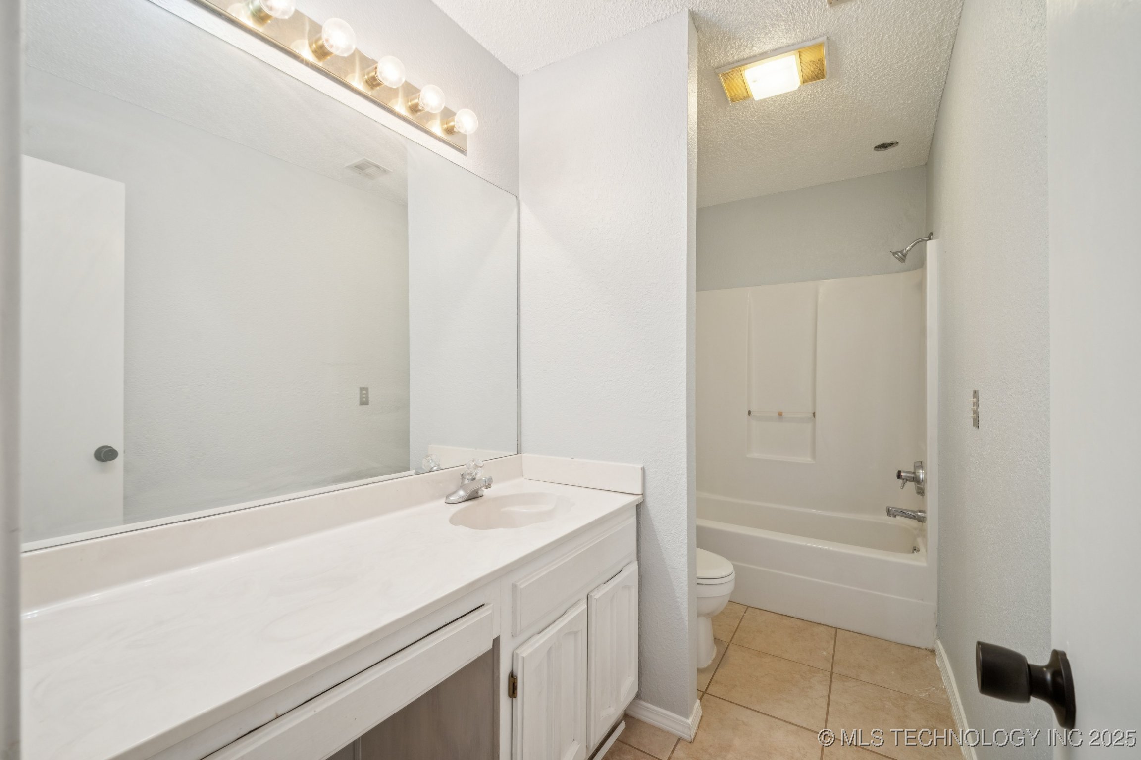 6603 S 107th Avenue E