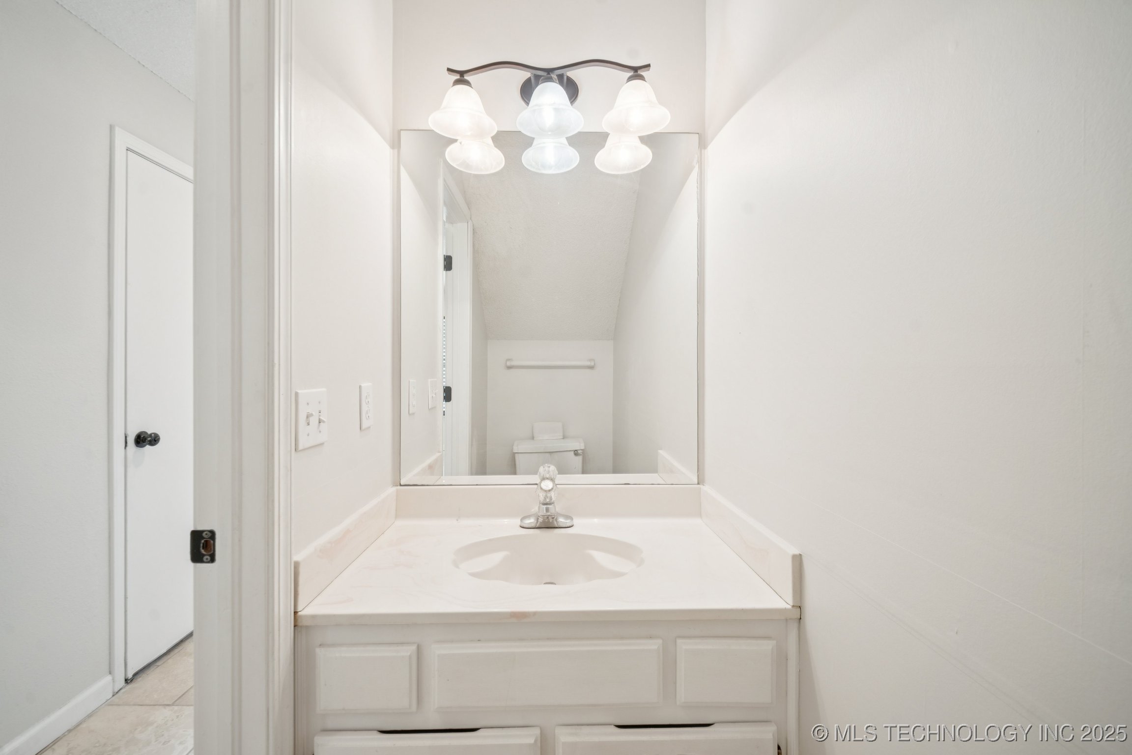 6603 S 107th Avenue E