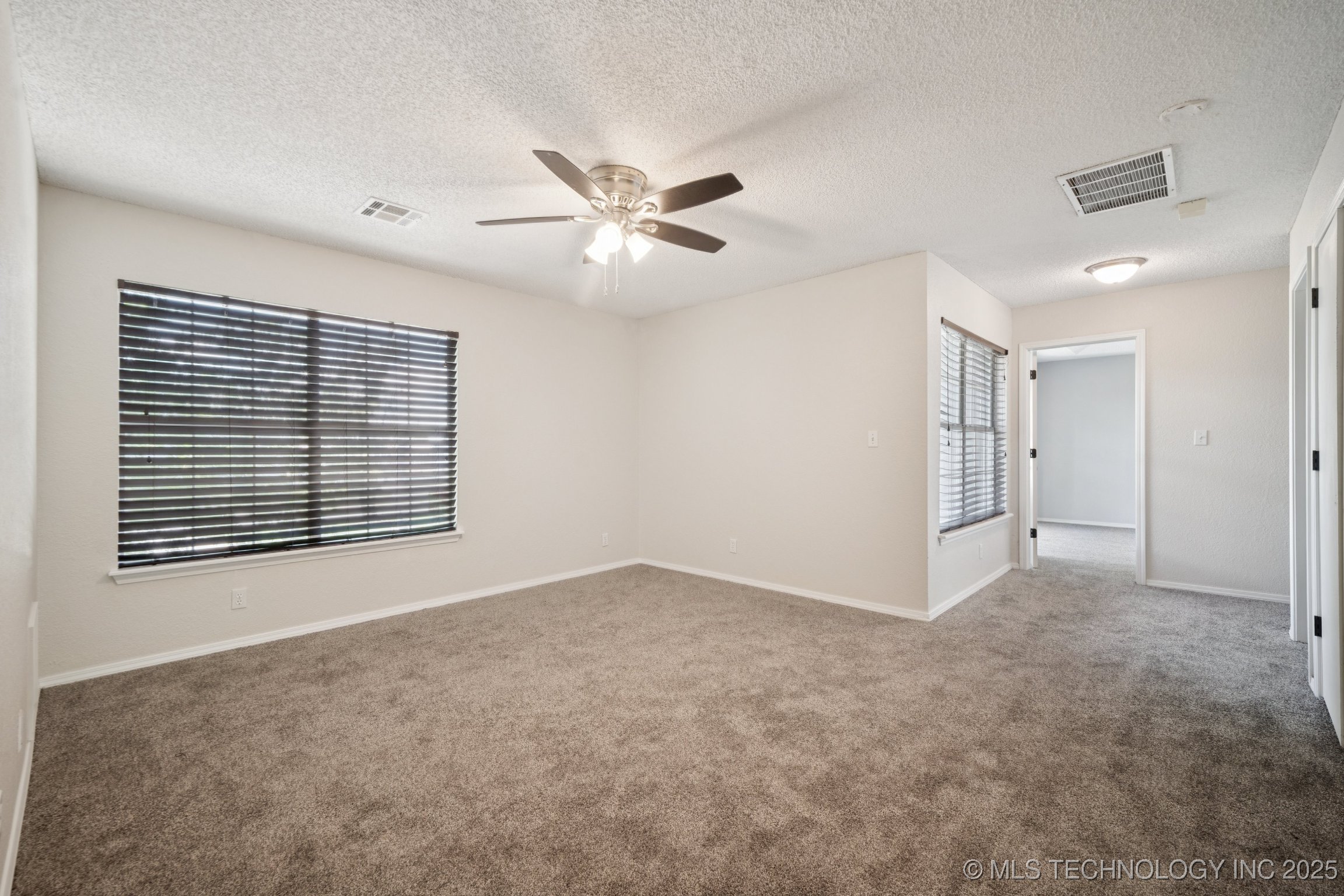 6603 S 107th Avenue E