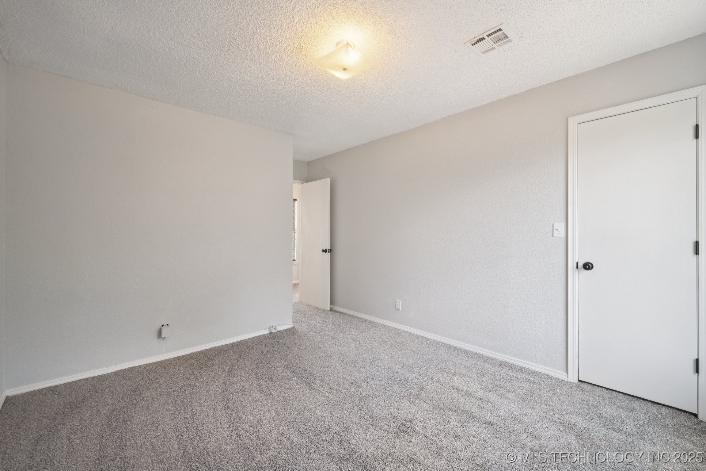 6603 S 107th Avenue E