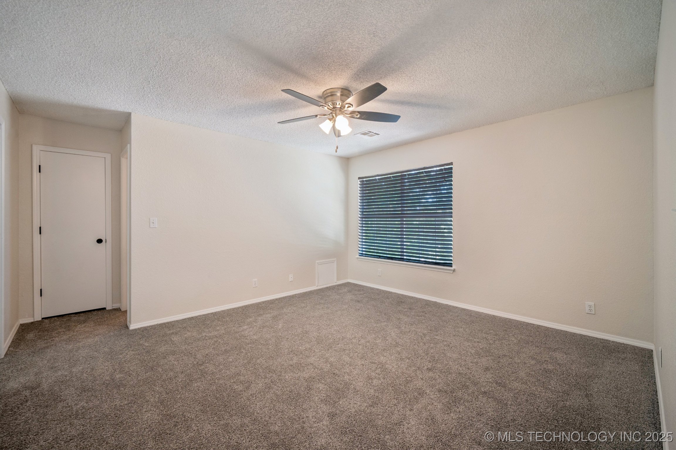 6603 S 107th Avenue E