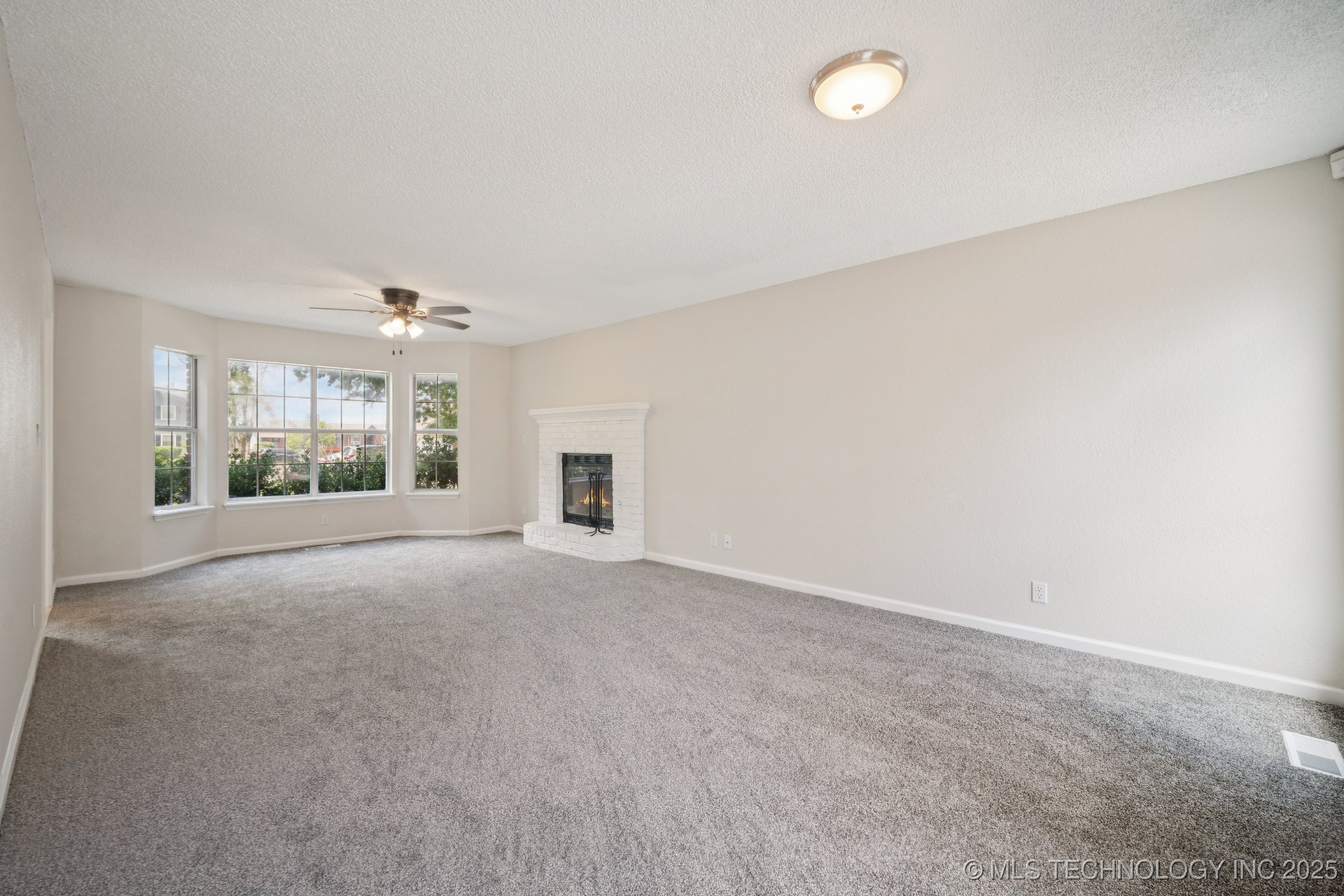 6603 S 107th Avenue E